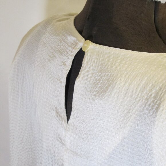 August Silk winter white textured silk blouse  L - Picture 3 of 6